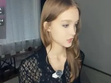 ilona_curly – webcam model profile photo Image 14