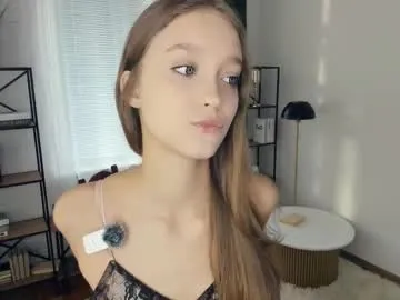 ilona_curly – webcam model profile photo Image 9