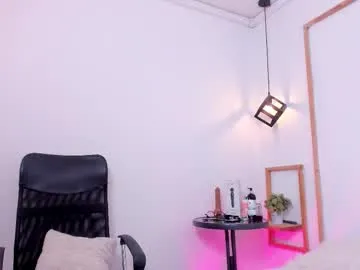 CassieGil – webcam model profile photo Image 13