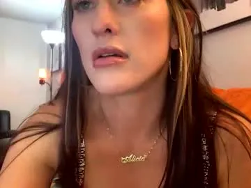 IsabelaJohnson – webcam model profile photo Image 3