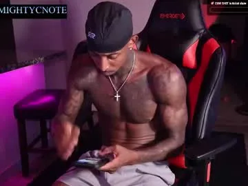 EmilyWeston – webcam model profile photo Image 7