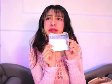 AmyBelmontt – webcam model profile photo Image 4