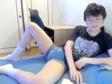 Amida_Chris – webcam model profile photo Image 12