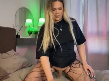 LunaKrismas – webcam model profile photo Image 8