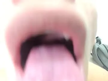 LIZY_PORTMAN – webcam model profile photo Image 16