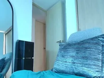 Alikams – webcam model profile photo Image 13