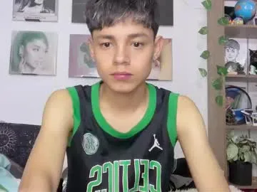 Alikams – webcam model profile photo Image 12