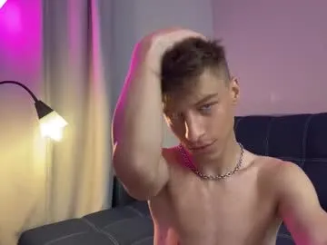 LauraFord – webcam model profile photo Image 9