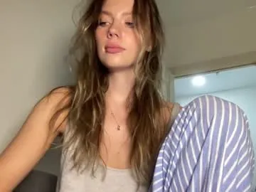 AbrilSilva – webcam model profile photo Image 10