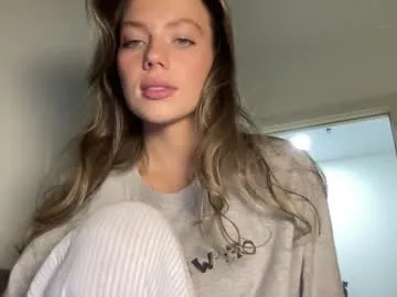 AbrilSilva – webcam model profile photo Image 6