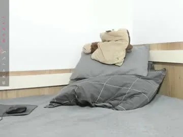 Perfektra – webcam model profile photo Image 7