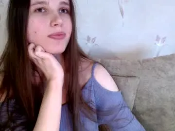 LauraFord – webcam model profile photo Image 4