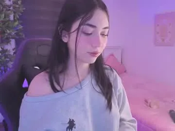 CassieGil – webcam model profile photo Image 15