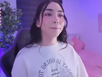 CassieGil – webcam model profile photo Image 5