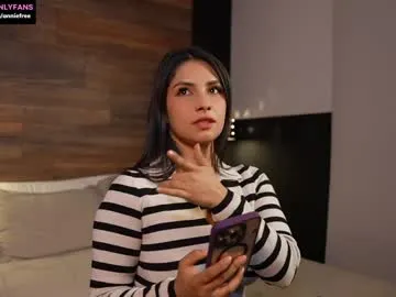 AylaRosell – webcam model profile photo Image 12