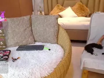 CassieGil – webcam model profile photo Image 9