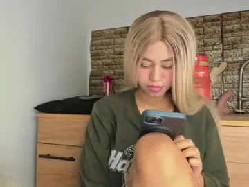 AylaStrange – webcam model profile photo Image 11