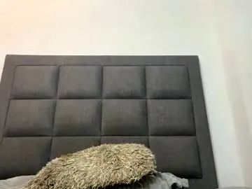 PaolaFalkon – webcam model profile photo Image 2