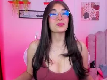 nikkiRyd – webcam model profile photo Image 2