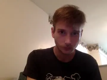 curlytwinkboy – webcam model profile photo Image 14