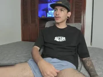 AshleyPusset – webcam model profile photo Image 14