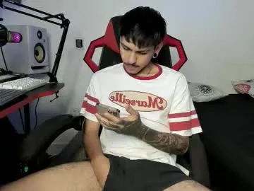 AshleyPusset – webcam model profile photo Image 6