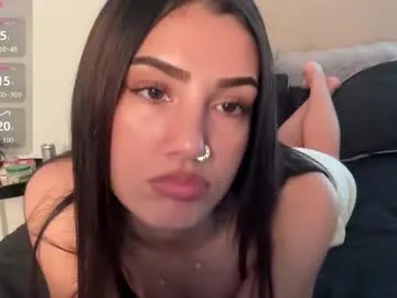 CassieGil – webcam model profile photo Image 4