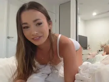 LauraJean – webcam model profile photo Image 11