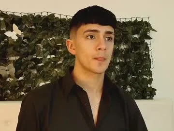 otouhu76 – webcam model profile photo Image 9