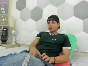 powq05 – webcam model profile photo Image 2