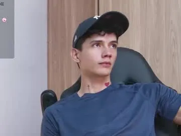 EmmilyCoopers18 – webcam model profile photo Image 6