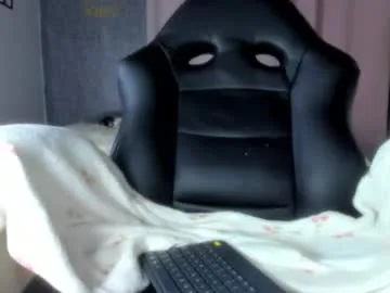 SkyLumen – webcam model profile photo Image 10