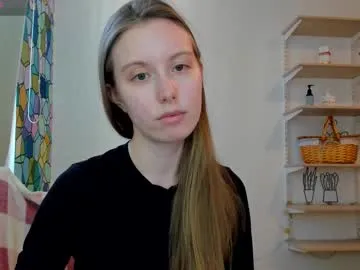 AmyBelmontt – webcam model profile photo Image 3