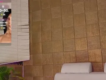 NinaFontana – webcam model profile photo Image 6