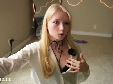 Angel_lynn18 – webcam model profile photo Image 2