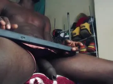 FitnessBunny – webcam model profile photo Image 12