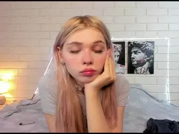 LaraHarvey – webcam model profile photo Image 2