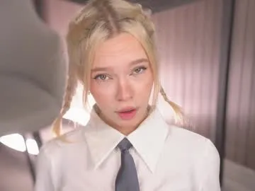 KaraNoir – webcam model profile photo Image 10