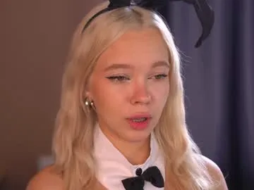 KaraNoir – webcam model profile photo Image 11