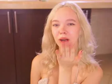 KaraNoir – webcam model profile photo Image 12