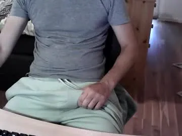 max04 – webcam model profile photo Image 5