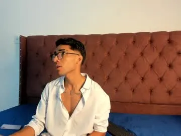 Juhone – webcam model profile photo Image 18