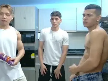 Alikams – webcam model profile photo Image 3