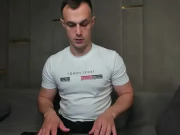 chris_boy37 – webcam model profile photo Image 14