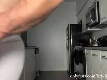 Olsuh – webcam model profile photo Image 13