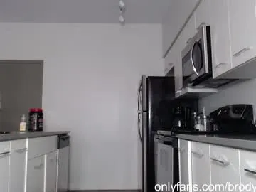 Olsuh – webcam model profile photo Image 8