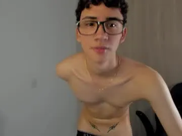 BellaRoux21 – webcam model profile photo Image 11