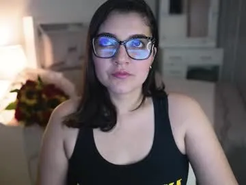 sashapearl23 – webcam model profile photo Image 3