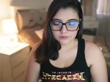 sashapearl23 – webcam model profile photo Image 5