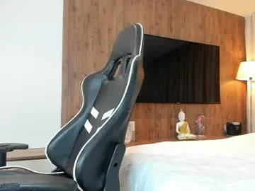 SkyLumen – webcam model profile photo Image 9